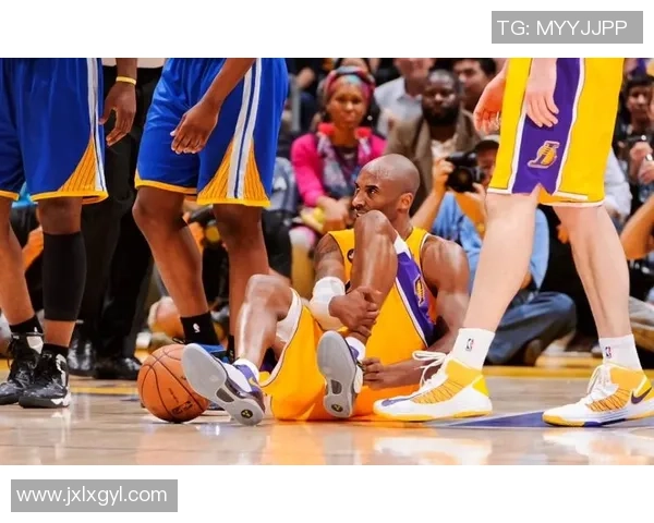 足球明星因跟腱伤病困扰重返赛场的艰辛历程与复苏之路